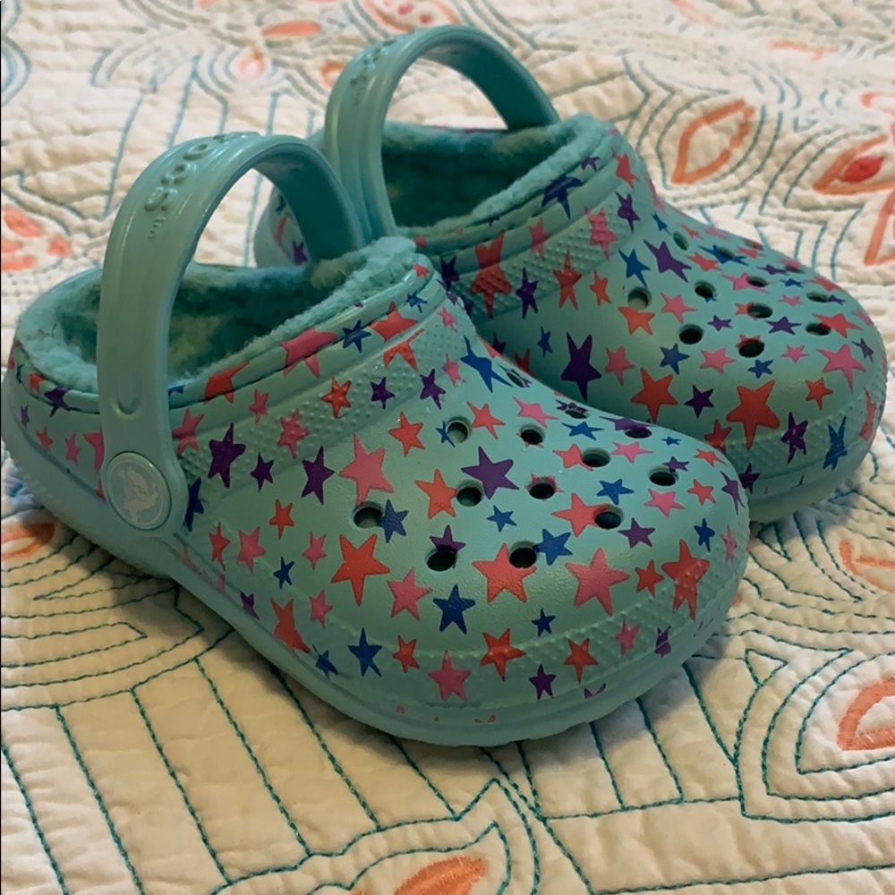 Crocs (Fuzz-lined)